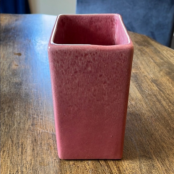 Hagger USA Rose Drip Glaze Mid Century Modern Retangular Vase with Concave Ovals - Picture 4 of 17